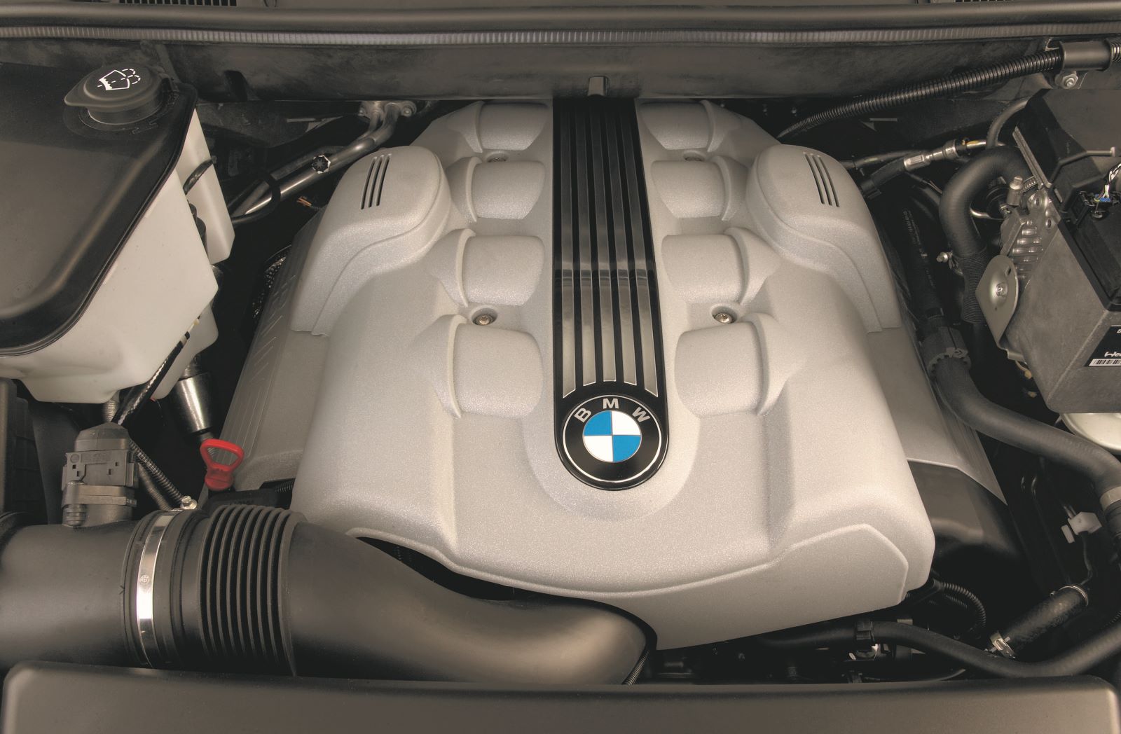BMW's 4.8 litre V8 used in the X5